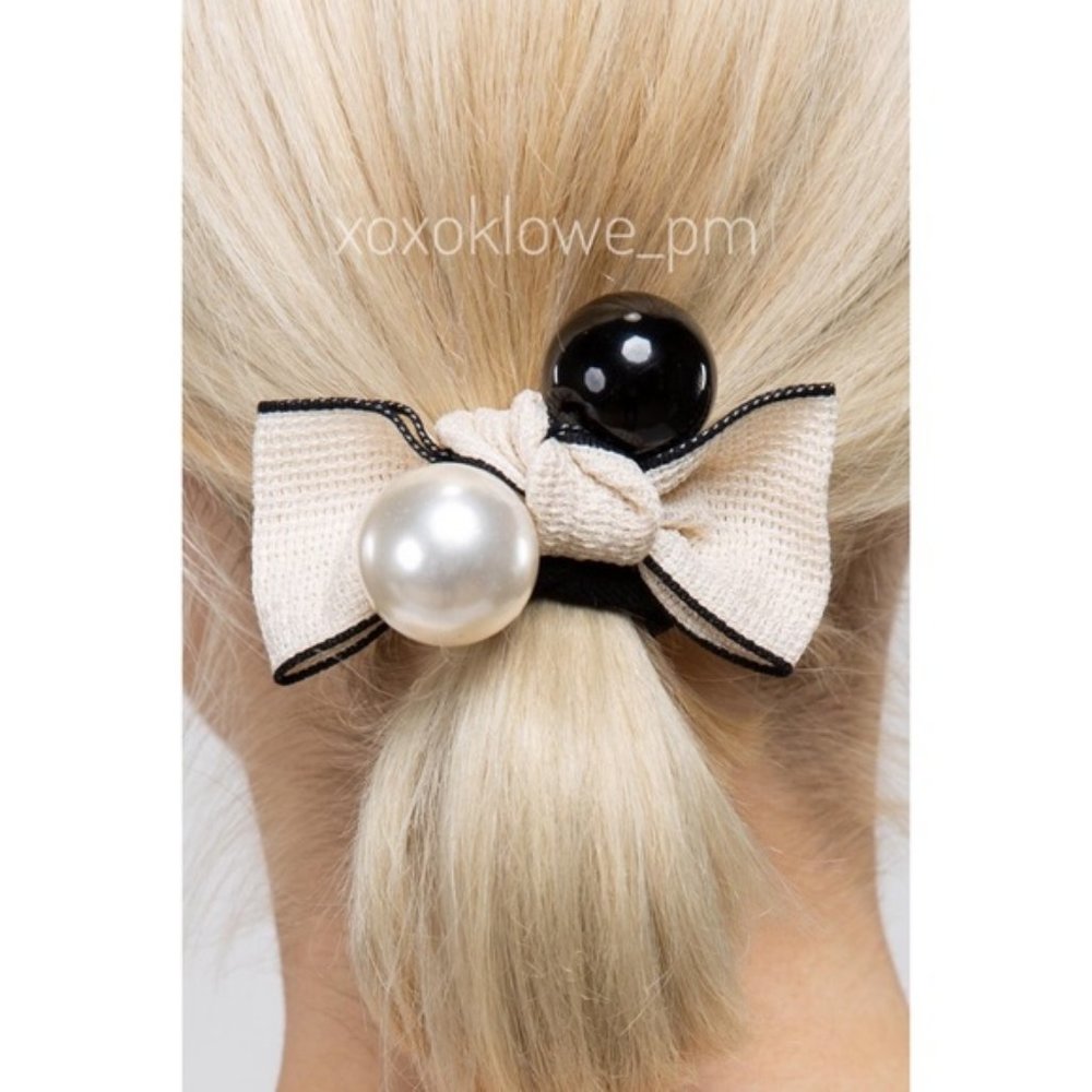 Vintage Inspired Bow & Oversized Pearls Hair Tie